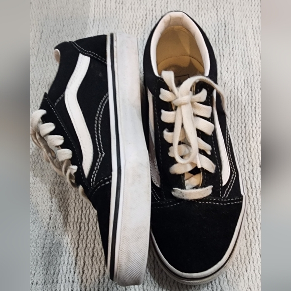 Girls Off the Wall Vans size 3 - Picture 2 of 4